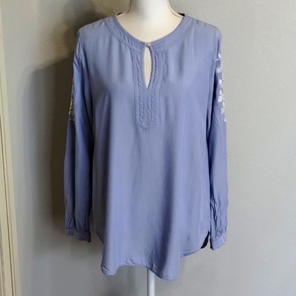 LOFT Blue & White Striped Blouse Size M - Floral Applique Sleeve Workwear